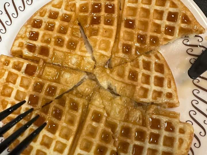 _eric_nam's tweet image. “when ya here…ya gonna see and hear things ya neva wanted… but our food slaps, esp. 3am.” - waffle haus.