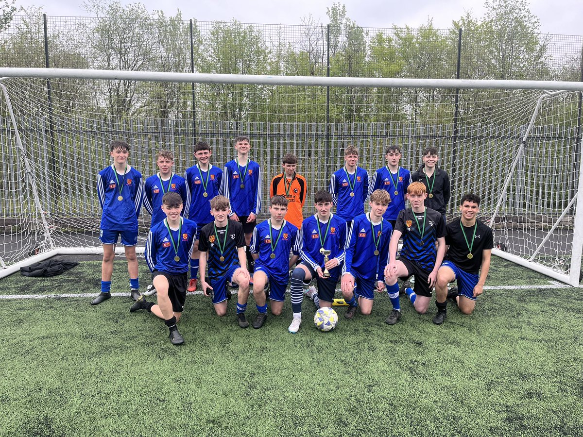 BrynCelynnogPE's tweet photo. 🏆 RCT Champions 🏆 
Congratulations to our well accomplished Year 11 ⚽️ side who lift the @RCTSFA Cup. Superb effort and quality football played all year - they fully deserve the merits. 

Top group of boys on and off the field 👏👏👏 https://t.co/iT9r8XrTjJ