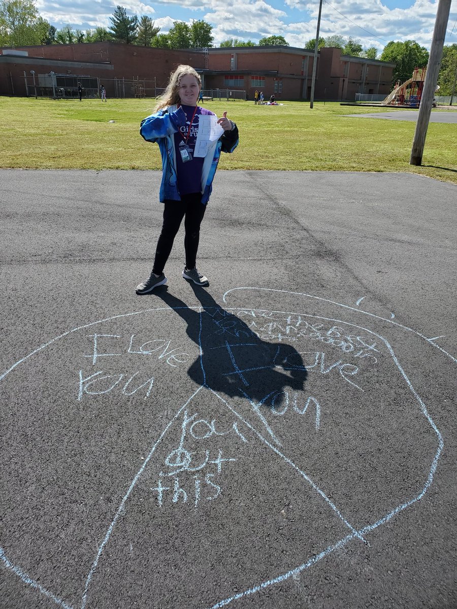 Our Girls on the Run wrote positive messages for our students to read while outside at school. We love sharing positivity! 

#LayneLions #WeAreJCPS #LayneLeadersCanAndWillAchieve #LayneProud #GrowThroughWhatYouGoThrough