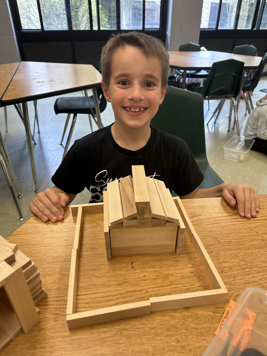 cvschools's tweet image. Building Strong Minds
The Chippewa Valley Foundation awarded $32,000 in classroom grants this school year, including 12 Keva Plank sets for our elementary STEM+ programs. These Ojibwa Elementary School students are expanding their science, mathematics, and building skills.