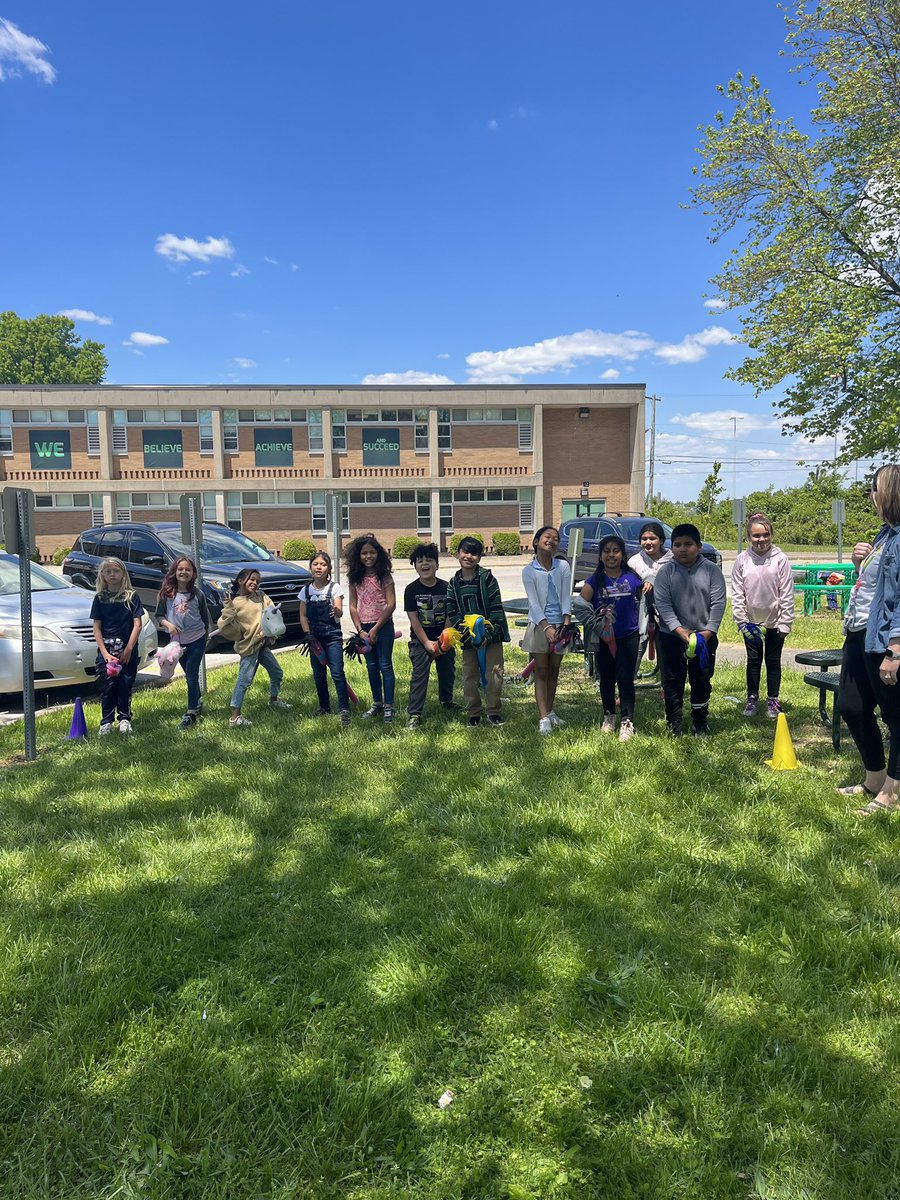 MrsWeaverJCPS's tweet photo. Embraced our inner Derby Spirit today and had horse races. We had so much fun! @MLEmustangs https://t.co/SOiCnMIceQ