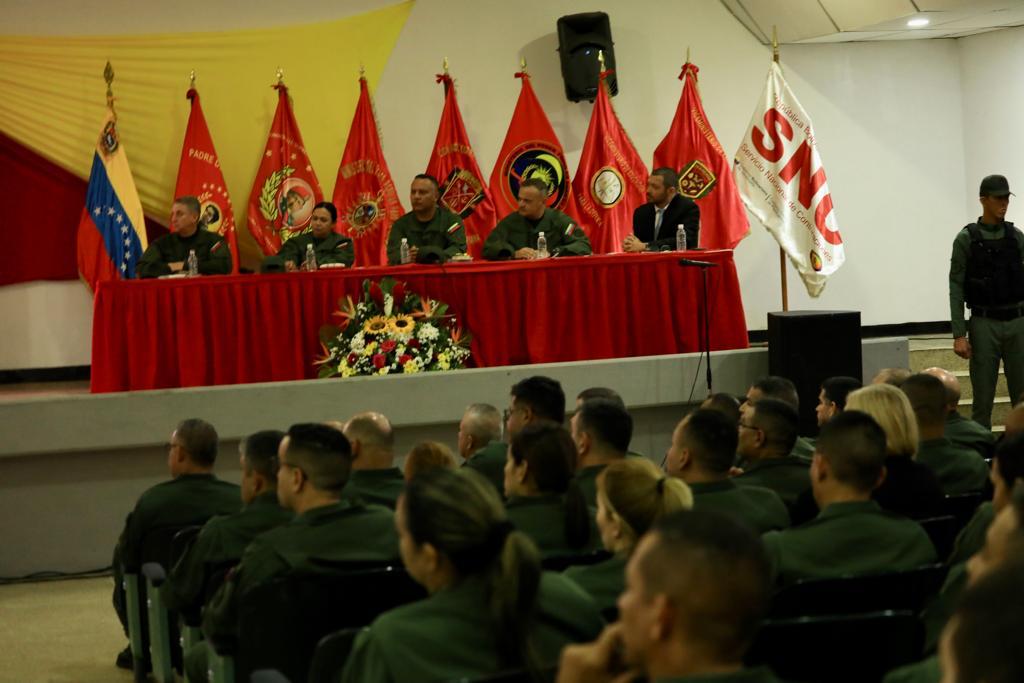 Desde el Teatro Batallón Caracas, el Contralor General de la #FANB MG <a href="/LugoBecerrit/">Lugo Becerrit</a> participó en la Jornada de la Planificación como herramienta para optimizar los procesos de control interno y de las contrataciones públicas estuvo presente el Director del <a href="/SNC_INFO/">SNC</a> Camilo Torres