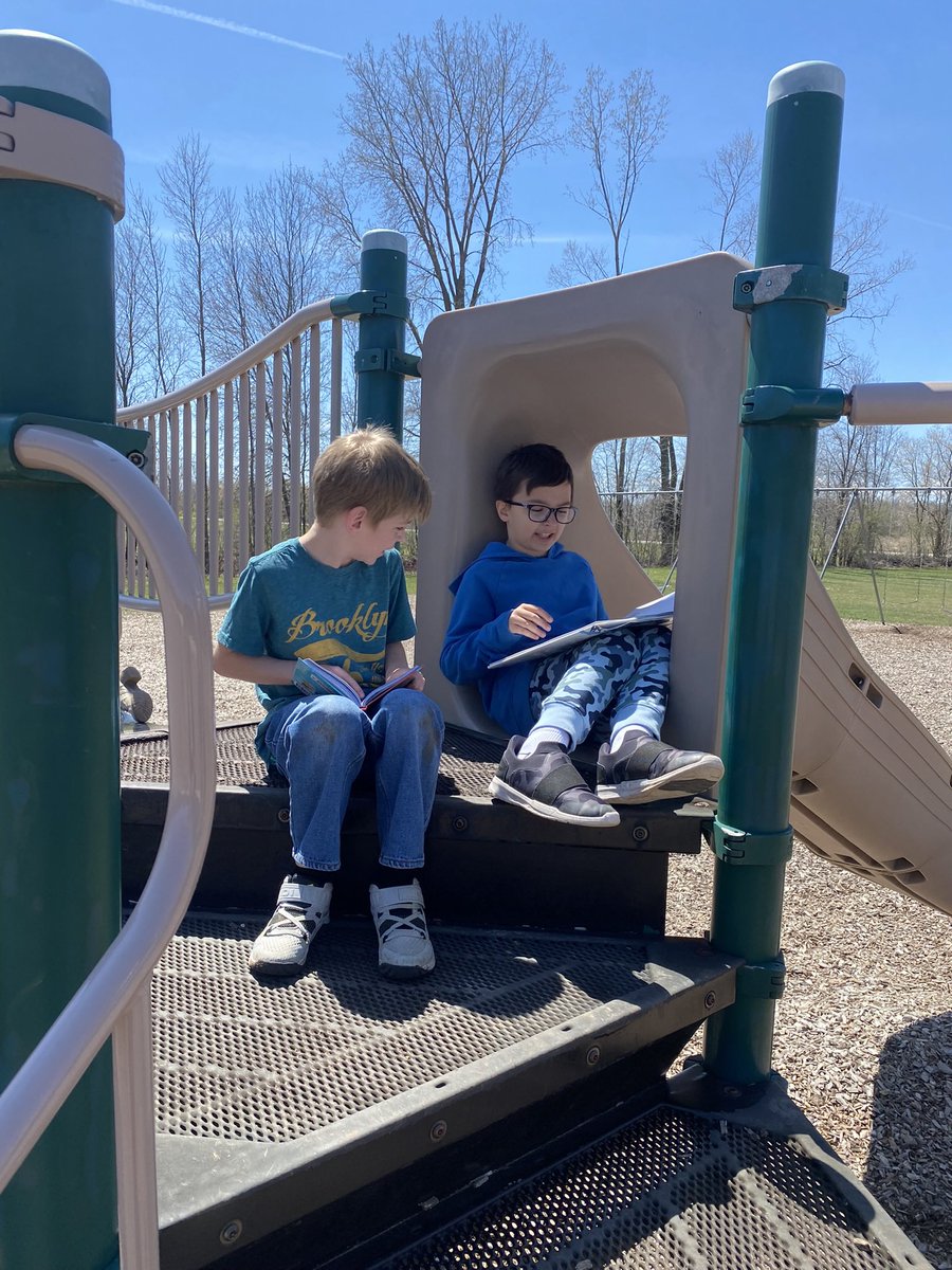 4th graders loved reading together on Buddy Day! <a href="/PCSD_FV/">Fairview Elementary</a>