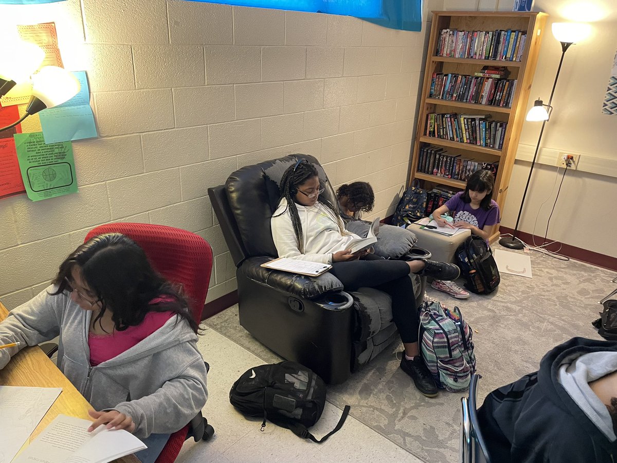 MrsTamiNeal's tweet photo. The conversations taking place with these #bookclubs are amazing. #7ELAJordan #JordanMSIgnite Having fun #readingforpleasure finishing the year. 📚 https://t.co/Np7sH0Bmci