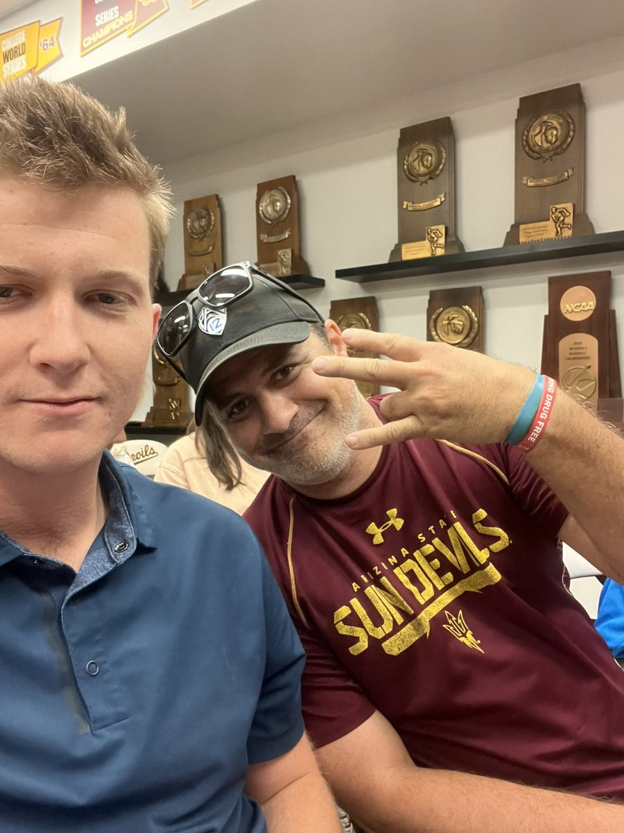 JackLoder_'s tweet photo. How you know it’s a big series at Muni this weekend #Nuto https://t.co/hsBdQaKT8t