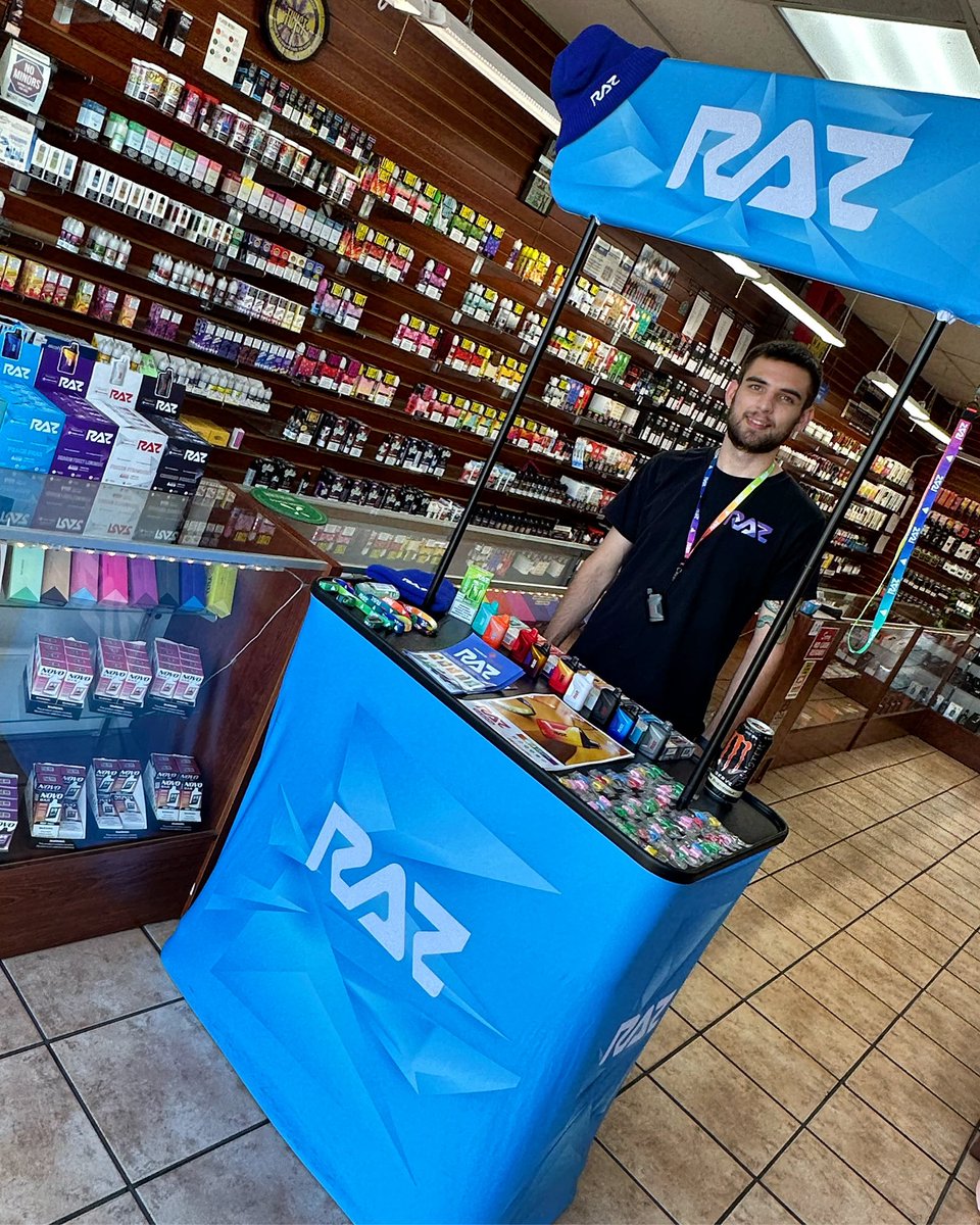 ATTENTION TAMPA, COME CHECK OUT NOLAN FROM RAZ!!! THE NEW DISPOSABLES DESIGNED BY @geekvapetech AND FRESHLY STOCKED @vapecitytampa 💨💨💨💨💨💨💨💨💨💨 #tampavape #tampabay #razdisposable #geekvape #weekendstarter