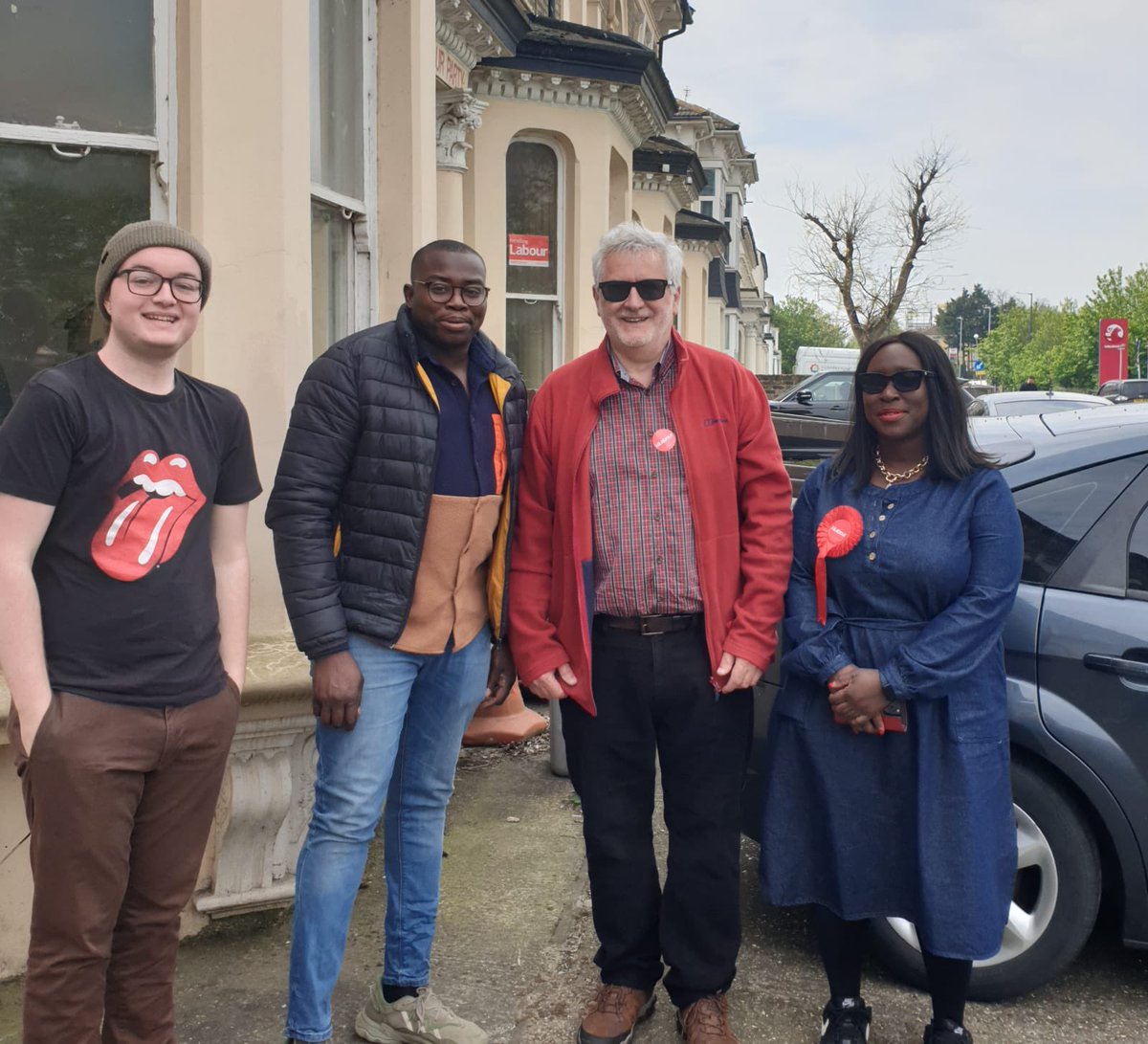 MrOkereke's tweet photo. Absolute stunner of a day in Gravesham with @E_TLabour, @GWLabour &amp; @ECLabourParty  comrades getting out our Labour vote for @graveshamlabour. 

Together, we'll turn Gravesham red 🌹

🌹#VoteLabour🌹 https://t.co/qda0Zk5XsY