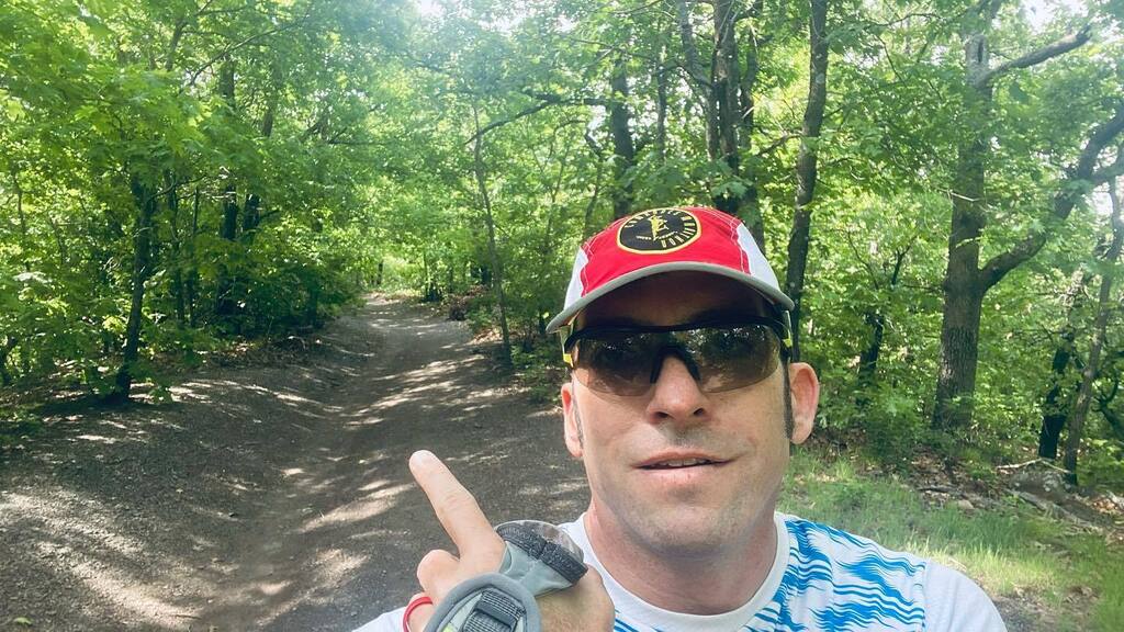 bertrandvdb's tweet photo. Some beautiful trails in the area. Went for a great (and steep) run yesterday. 🏃‍♂️ #trailrun #oklahoma #greencountry https://t.co/jtSHhH0RkI https://t.co/H92CXsSyQv