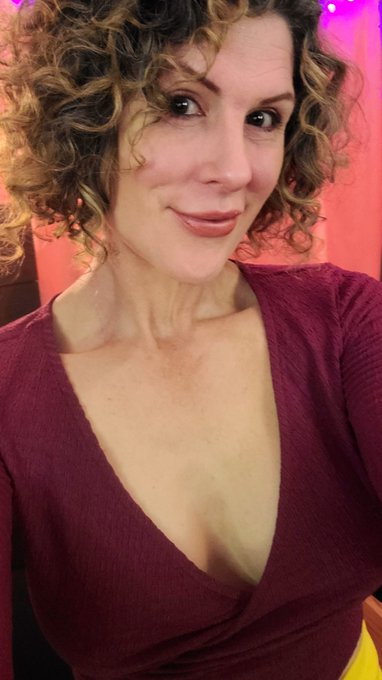 I'm about to do some entertaining on cam.  Come on by for a little sexy time! 💋 https://t.co/OznQqXSZPf<a href="/tag/clip"class="tags"><span>#clip</span></a><a href="/tag/crossdresser"class="tags"><span>#crossdresser</span></a>