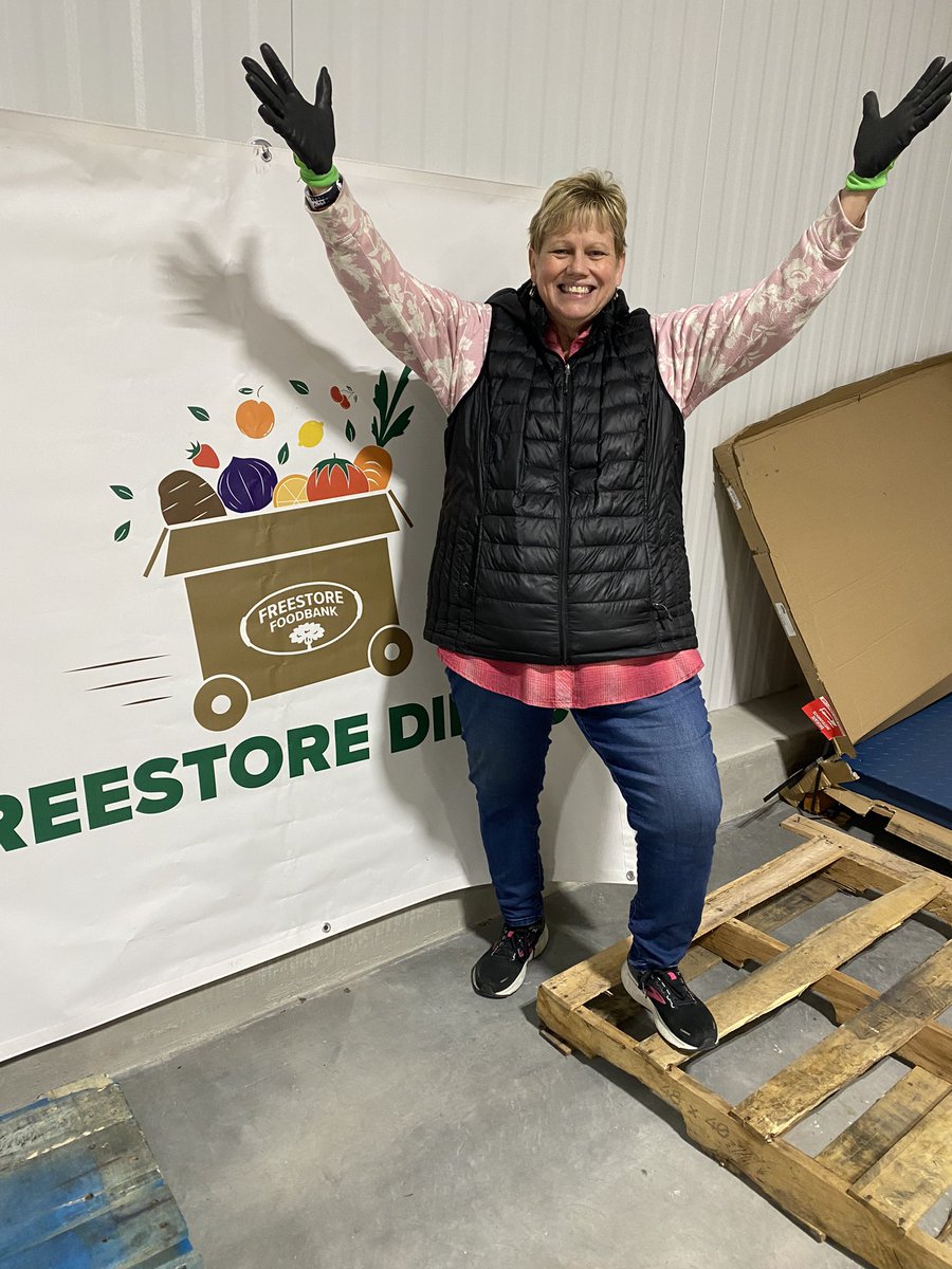 🎶Cold doesn’t bother me anyways! 🎶
If you don’t mind the cold either why not volunteer at <a href="/FreestoreFB/">Freestore Foodbank</a> help pack reclaimed fruits/vegetables that go out daily to our neighbors in need! I volunteer Thursdays at FreeStore Direct. freestorefoodbank.volunteerhub.com/vv2/