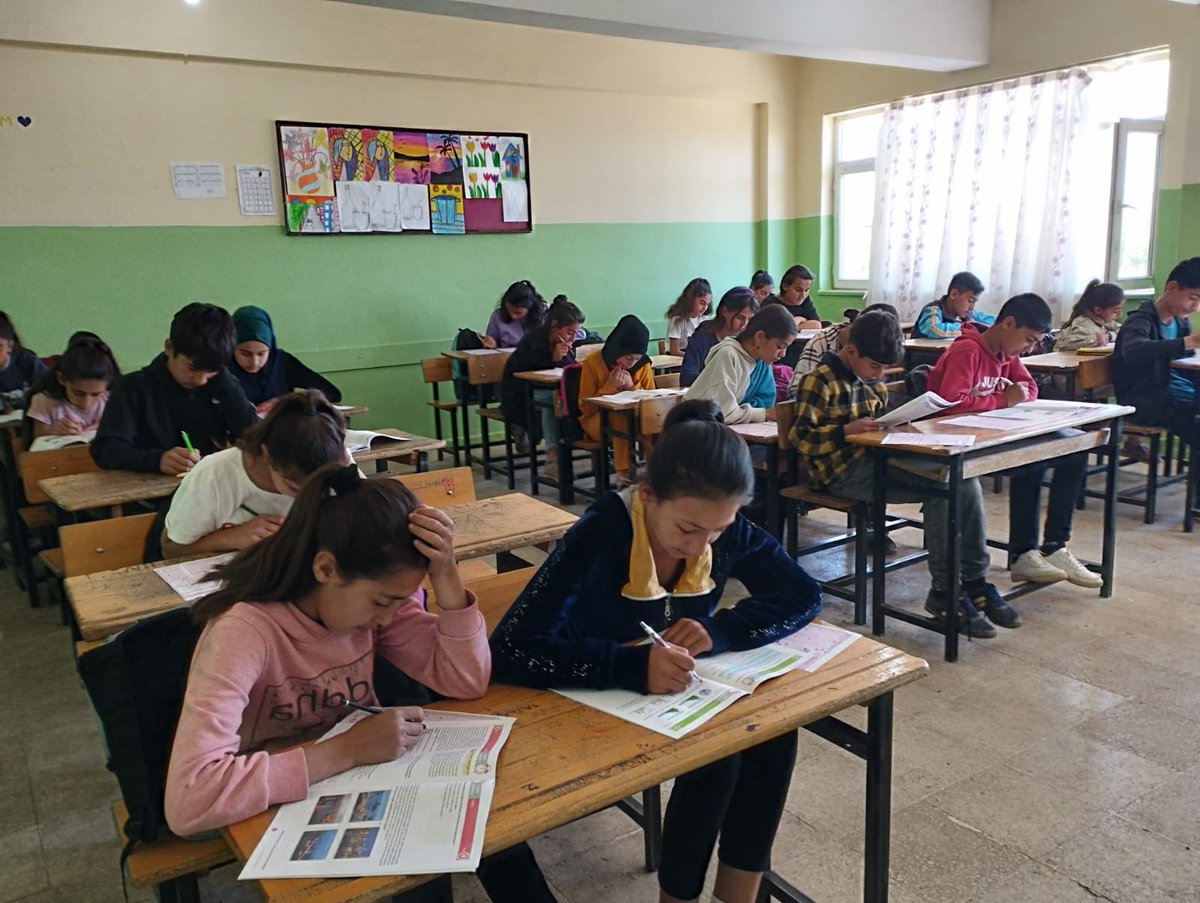 İlçemizdeki tüm Ortaokul ve Liselerimizde eş zamanlı olarak Başarı Değerlendirme Sınavı uygulandı.<a href="/tcmeb/">Millî Eğitim Bakanlığı</a> <a href="/prof_mahmutozer/">Mahmut Özer</a> <a href="/Diyarbakirmem/">Diyarbakır İl Millî Eğitim Müdürlüğü</a> <a href="/Murat4Kucukali/">Murat Küçükali</a> <a href="/Kadirkdryrdgl/">Kadir Yurdagül</a> <a href="/MUSTAFASABIR21/">MUSTAFA SABIR</a>