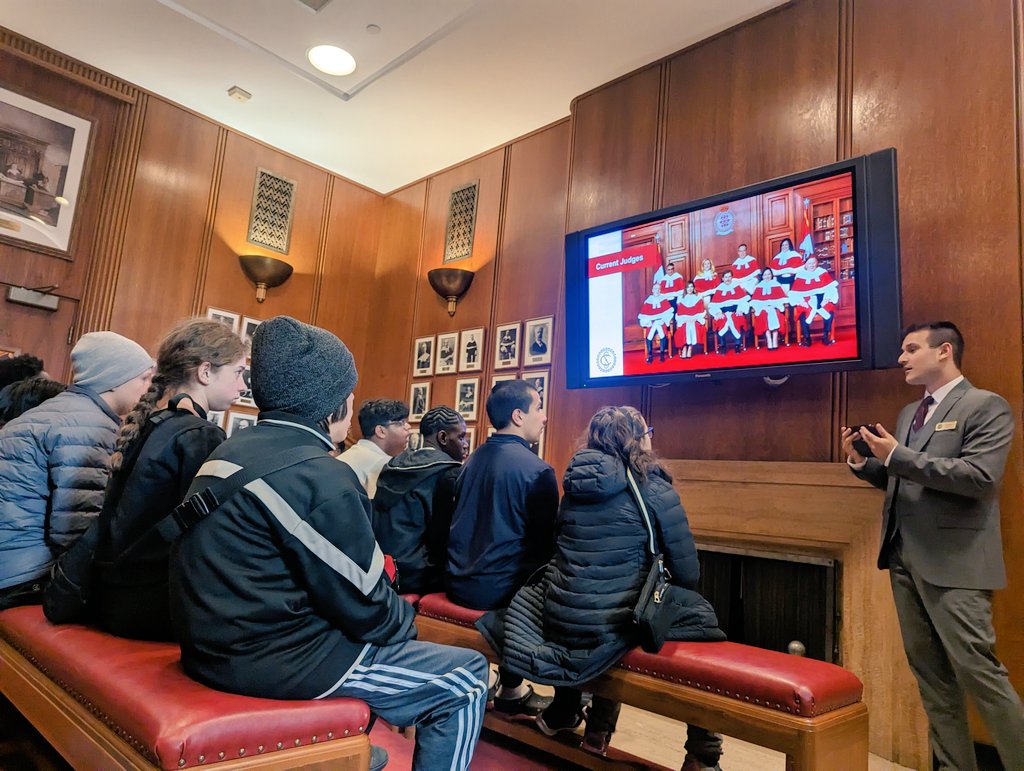 Grade 8s just visited the Supreme Court of Canada and we were blown away by the beautiful architecture and the incredible history of this institution. A true symbol of Canadian democracy and the rule of law! #SupremeCourt #Canada #Justice