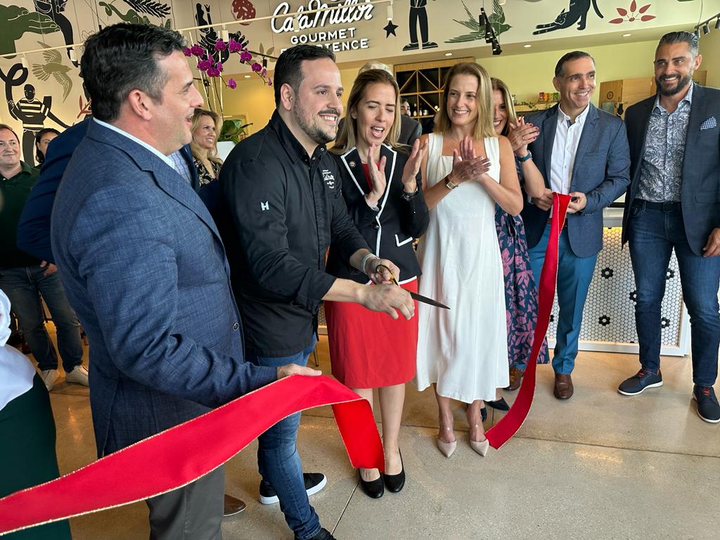 ProsperaUSA's tweet photo. 🙌 Yesterday, Prospera client Alberto Garcia opened the doors to his small business, offering signature Galician pastries and delicatessen in the heart of South Miami, the first U.S. outpost of Spain's Cala Millor. 🤩 #ProsperaUSA #ProsperaClient #SouthMiami #Miami #SouthFlorida https://t.co/sAlFHd0U7I