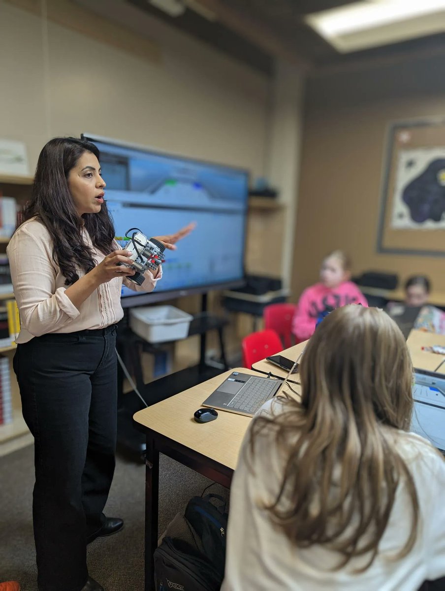 Thank you, Priyanka, from <a href="/cogmation/">Cogmation Robotics Inc.</a>, for a fantastic workshop with LEGO Cogmation Robotics! With the help of the Virtual Robotics Toolkit, students develop their programming logic skills virtually and bring their robots to life. <a href="/WestStPaulScho1/">West St. Paul School</a>