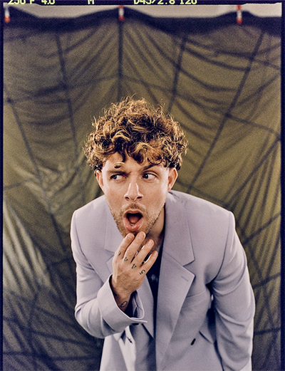 gigview's tweet photo. . @Tom_Grennan  RELEASES HUGE NEW SINGLE 'HOW DOES IT FEEL'
NEW ALBUM WHAT IFS &amp; MAYBES DUE 16TH JUNE. Video and More https://t.co/ws89iXljjG #tomgrennan #music #news #newmusic #newmusicalert #musicvideo #gigview https://t.co/jTEd1Xcfzp