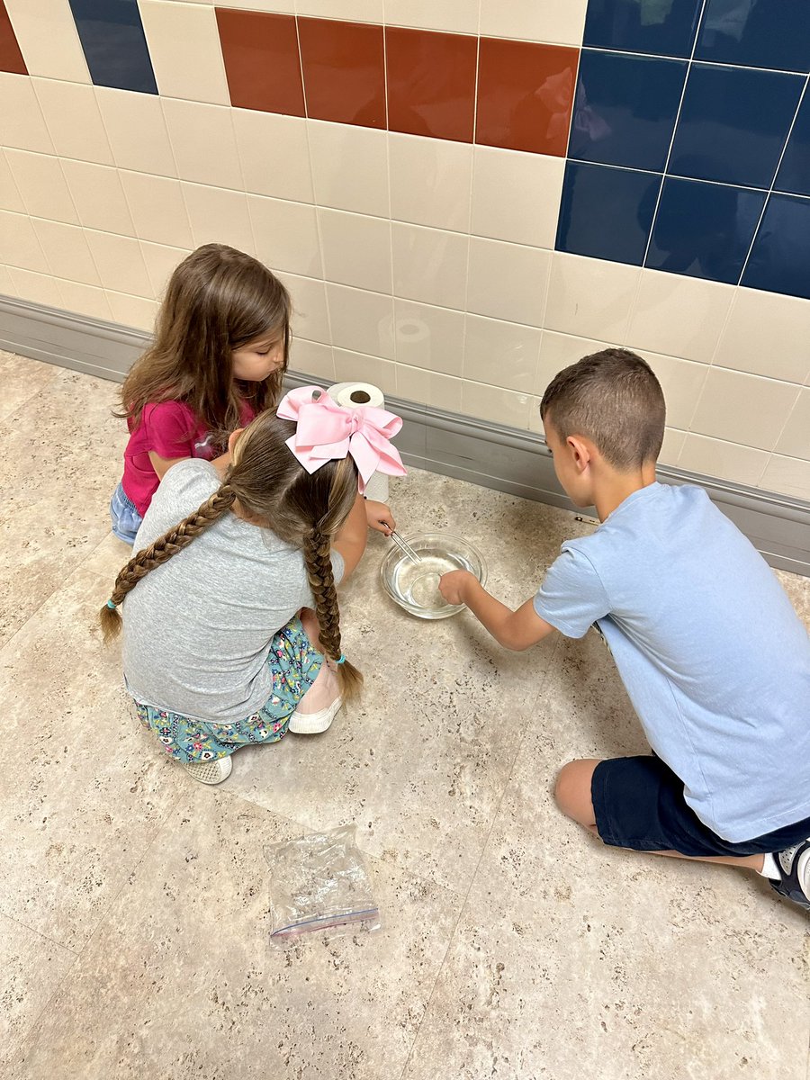 Our @OCTaylorTigers 2nd graders made strong connections between music and science while experimenting with vibration today. #OCT4U #CampOCT @OCTJLee @octpease @OCTHPotter