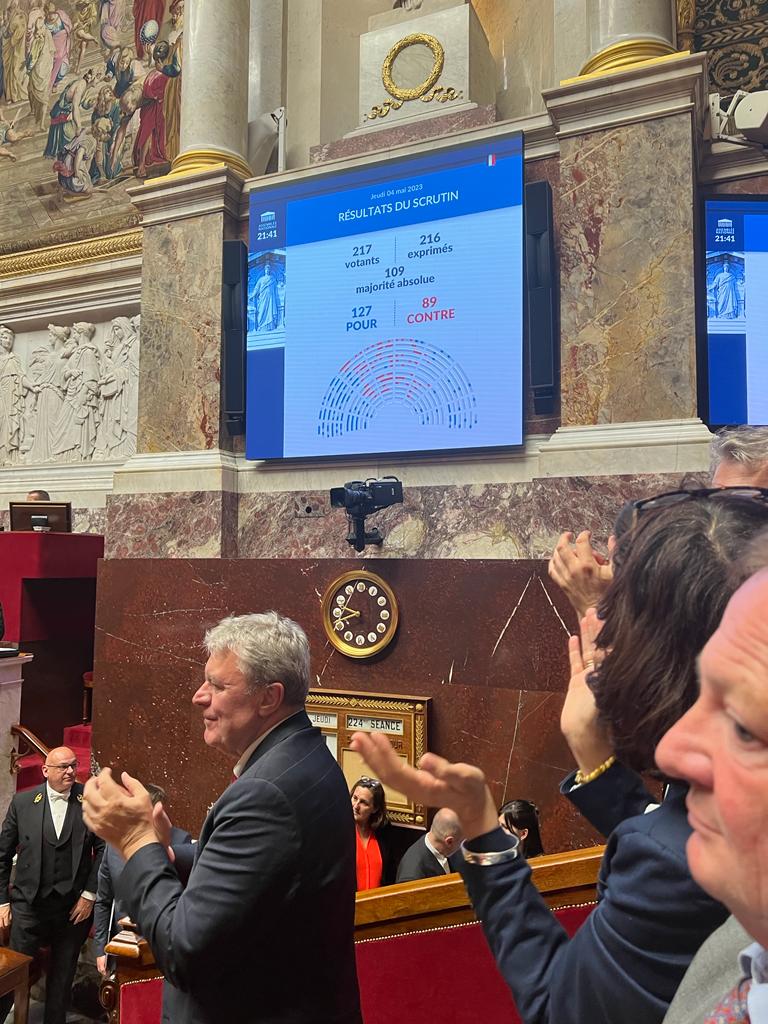 Nous avons gagné ! 

La loi pour EDF 100% public et contre son démantèlement est votée !