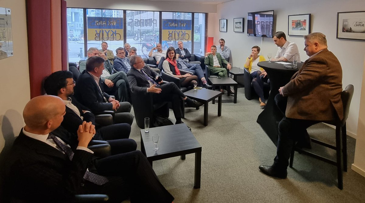 Vielen Dank <a href="/johannesvogel/">Johannes Vogel</a> und <a href="/michael_g_link/">Michael Georg Link</a>, dass wir euch für unseren zweiten "Liberalen Salon" empfangen durften, und für die Einblicke der FDP- Arbeit in der Ampelkoalition. Wir freuen uns bereits, tatkräftig beim EU-Wahlkampf zu unterstützen!