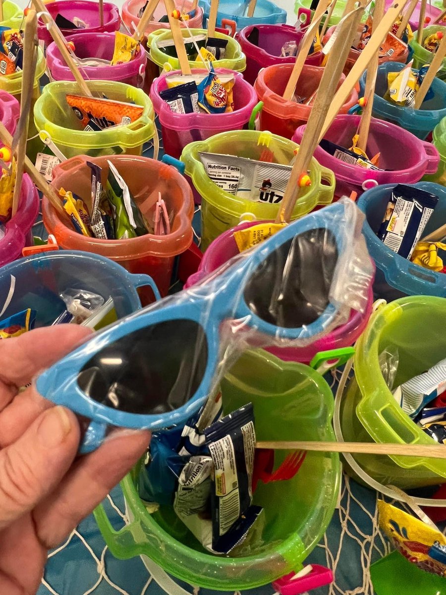Day 4 of Teacher Appreciation Week included a cookout and Beach party🏄🏻‍♀️🏖️🗿😎