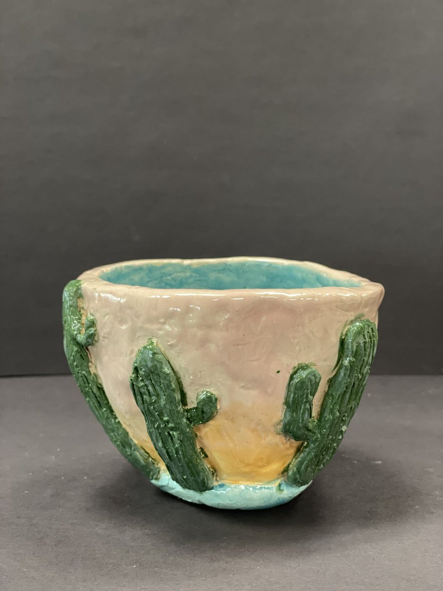 MsBruceHHSart's tweet photo. Some really beautiful pinch pots came out of the kiln today by students in ceramics I! 
Work by Nicole, Tiana, and Brianna https://t.co/t6vEA6FhE4