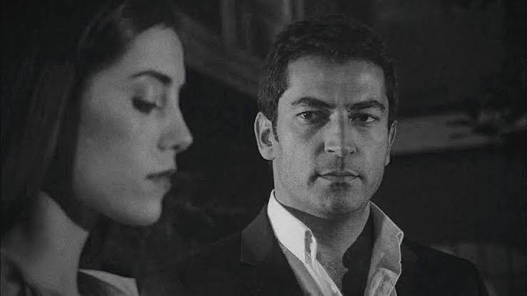 Nefes almak için pencereyi değil de fotoğrafını açtığım an anladım sana yenildiğimi.