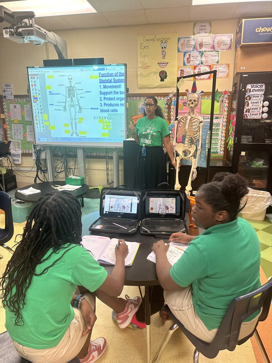 JanaeCapshaw's tweet photo. Science enrichment after the STAAR? Yes please! Awesome job Mrs. Byrd and 5th grade scholars! 🤩 #LANlevelup @LANSchools @rogers_buchana @pdilley5 https://t.co/snrMRdj8C9