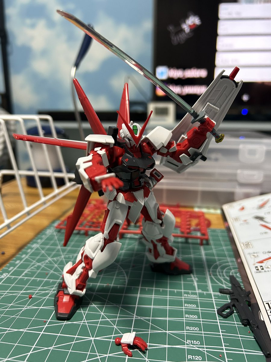 tomida1026's tweet photo. ガンダムアストレイレッドフレーム（フライトユニット装備）完成！ https://t.co/e29554aTms