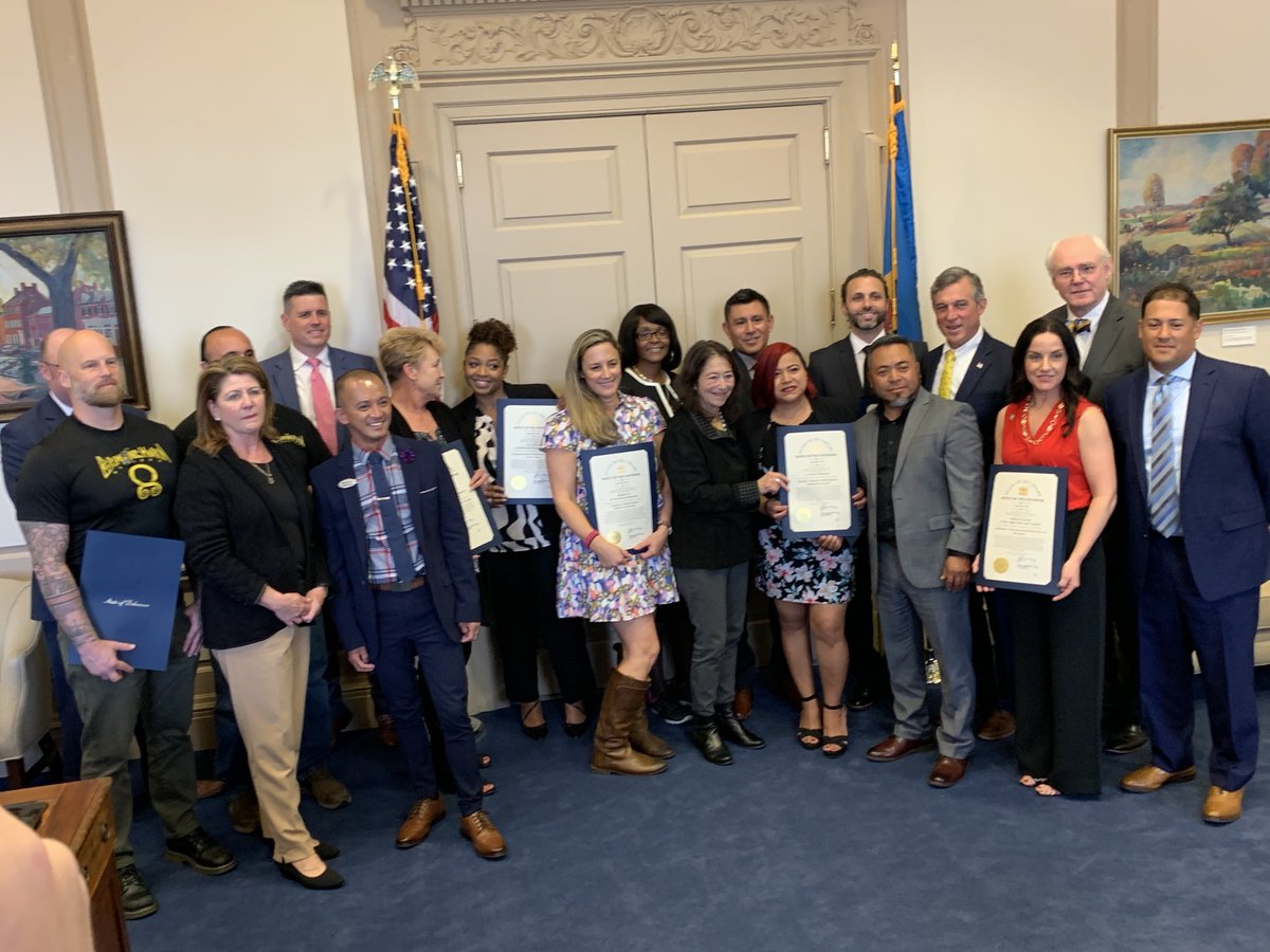 SBA_Delaware's tweet photo. #leadership is the underlying theme today in ⁦@CityOfDoverDE⁩ as ⁦@JohnCarneyDE⁩ takes time out to recognize ⁦@SBAgov⁩ award winners.Small biz owners and lenders received recognition for outstanding performance,and all gave credit to their respective teams🙏🏽💪🏽🫡 https://t.co/oMbl56GUoB