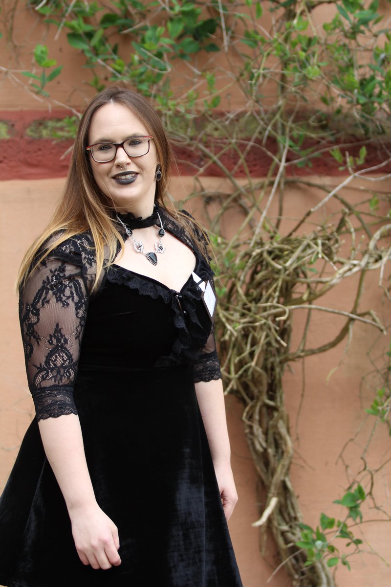 Noch ein bisschen in den Erinnerungen vom Wochenende schwelgen und die tollen Klassenfotos durch klicken. Vielen Dank dafür! 🥰
<a href="/hexenlarp/">Hexenlarp</a> #LARP #weekend #Magic #gothic