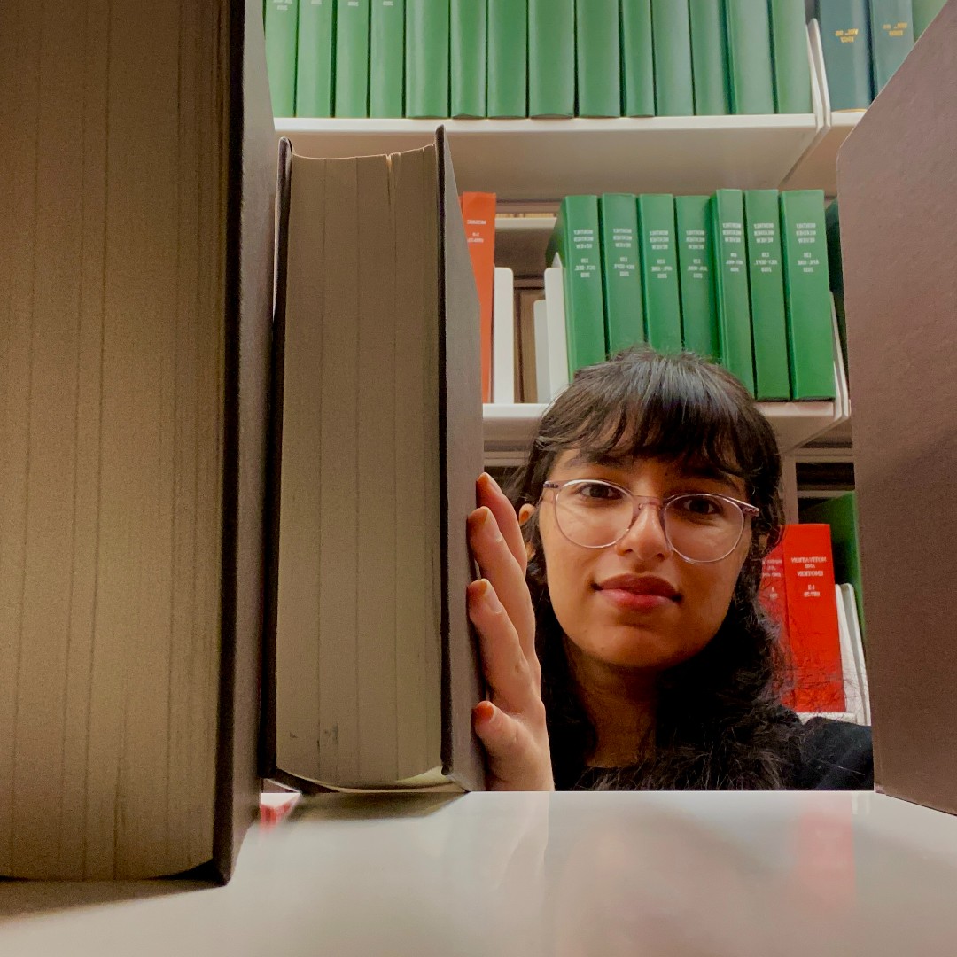 We are delighted to have Radhika Ramnani as our #staffspotlight! A student worker in Collection Management, Radhika shelves journals, unpacks shipments, and processes books. A graphic design major, she perfectly bridges creative problem-solving and analytical thinking.