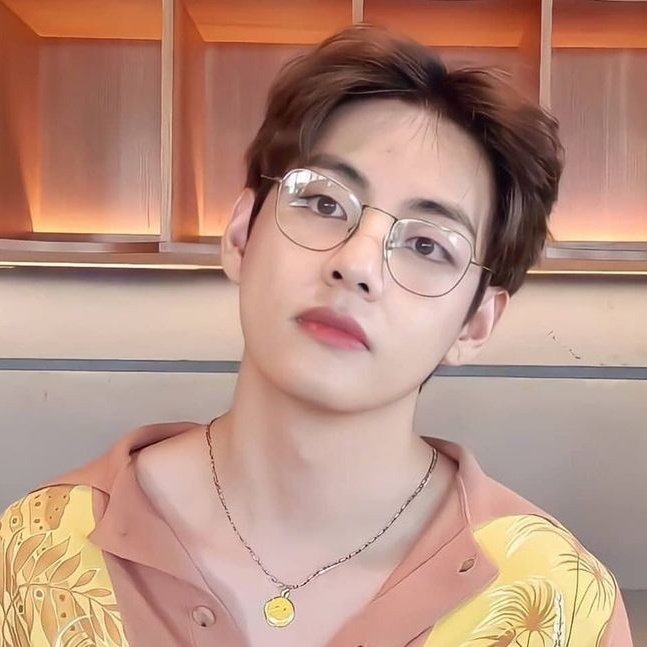 taemimorr's tweet photo. #kooktaeau / "¿venganza o...?"

donde jk apostó con sus amigos de que si se acostaba con th, el nerd del curso, en menos de 3 meses, iban a pagarle 40 lucas. o donde th accidentalmente escuchó todo sobre la apuesta y decide jugar un poco también https://t.co/J5ETnDKgTj