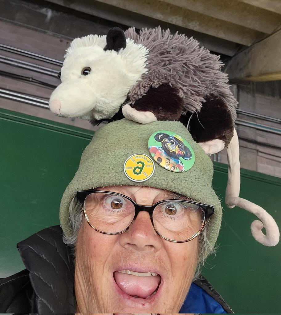 trashsista's tweet photo. #atthecoliseum https://t.co/ce2kcgNuMH