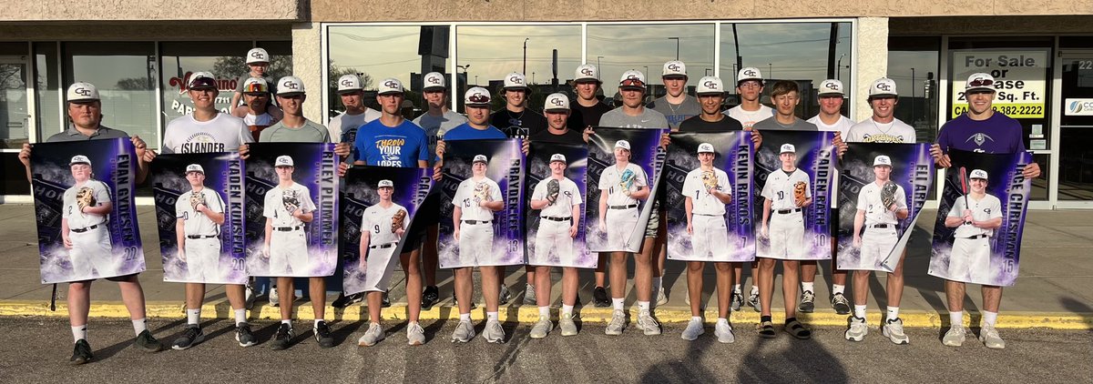 GISHbaseball's tweet photo. A little team dinner after practice. Seniors took home their banner. Let’s go take districts on Saturday. https://t.co/LWFjxyQWYA