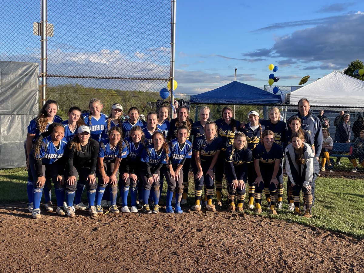 Varsity battles through the rain to defeat Delaware Valley 9-8.  Mia Ganter &amp; Rylee Rhinehart had two hits, Laney Adie, Carolyn Brown &amp; Sienna Cardell each had a double &amp; Macy Pagano hit a 2 run homer.  Laney Adie was the winning pitcher. What a great team win! Go Streaks! 💙⚡️🥎