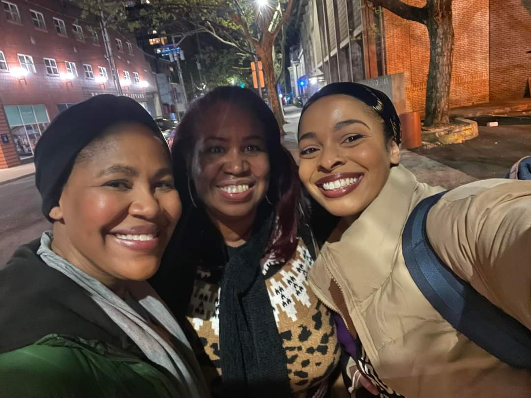 NHFT933's tweet photo. We enjoyed our first NHFT night at the Yale Rep! There are a few tickets left for next Tuesday. DM if interested. Stay tuned for more opportunities to build community w/ fellow union members in our beautiful Elm City.
#ANightOut #CommunityPartnerships #TeacherAppreciation https://t.co/impzWowedX