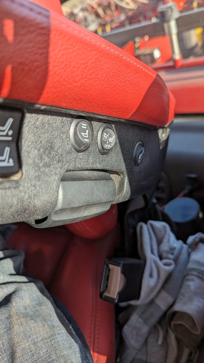 A/C seats for the win today gotta keep them cool.  #plant23 #caseih.