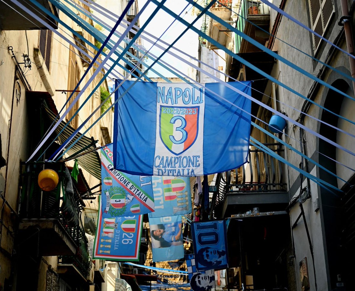 Lo abbiamo aspettato tanto, finalmente il tricolore è tornato a #Napoli: dopo 33 anni... ricominciAMO da 3! Tutti quelli che hanno - come noi - l’azzurro nel cuore non possono che esultare: 4 maggio 2023 - e chi se lo scorda più!
#forzanapolisempre #forzanapoli #NAPUL3 #scudetto