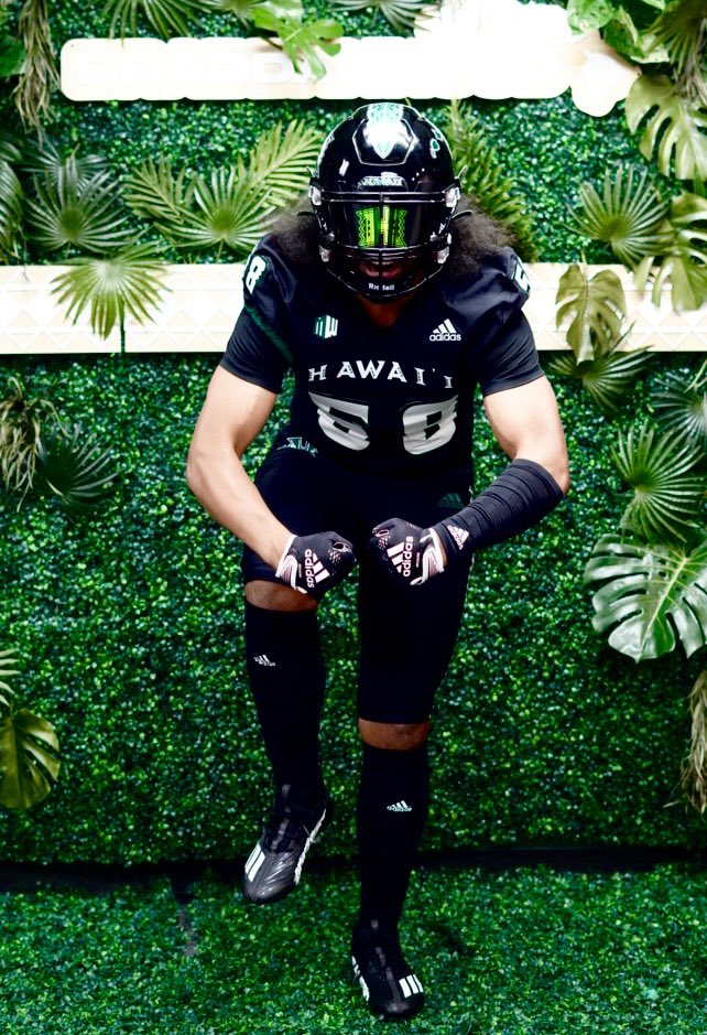 ArjayKelemete's tweet photo. Thank you @HawaiiFootball for the amazing visit and allowing me to learn more about the school, staff, and football. @ReierSavannah @Coach_Ena @CoachPuu @nastin808
@CoachTimmyChang @CoachCBhawaii @CoachYoro
 @Coach_Bryson @Trnch_Warriors
 @unkoB @L3NGZZZ https://t.co/eQ0ZT5nU2U