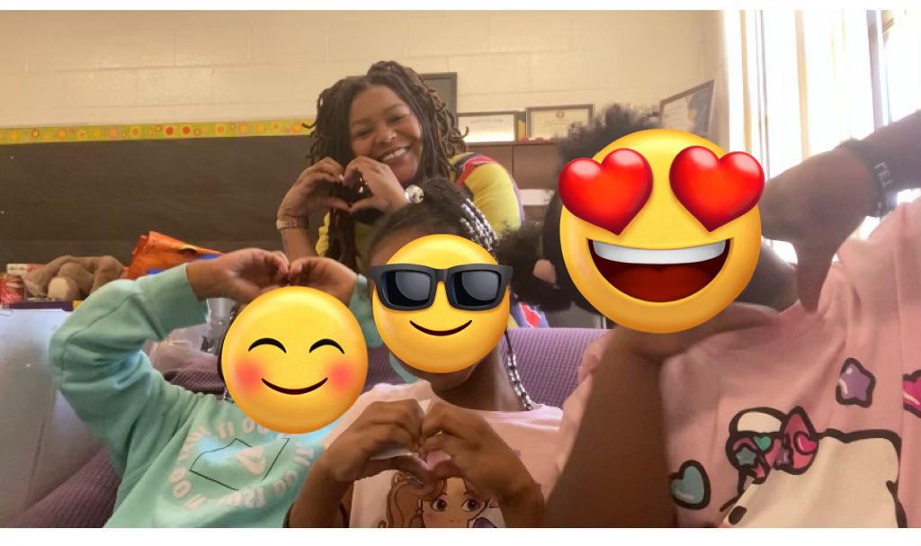 OAK_HCS's tweet photo. Check out the Counselor Corner
Mrs. Brown @BrownChelsey_ closing and ending her lunch bunch with her 2nd graders. #smallgroups #2ndgrade #okeready #connections #henryconnections #oaklandelementary 🦉 https://t.co/WhMfYAVYdT