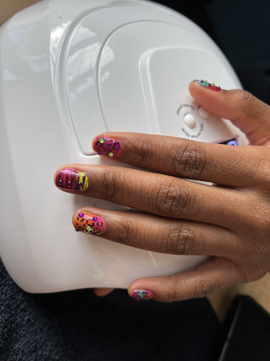 Supporting our amazing Edison Cosmetology program + an RM EML student in her 2nd year, by getting a manicure! @Edisonmcpsmd #Edisoncosmetology #RMemls @RMHSCounseling