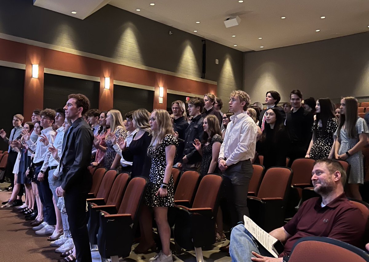 MNSDIrvine's tweet photo. Beautiful night to induct an entire crew of Warriors into the National Honor Society! Proud of their Scholarship, Service, Character, and Leadership! #mhspride @1WarriorMHS @MuskegoNorwaySc https://t.co/hp3KyiA8Z4