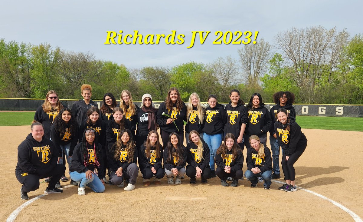 GOBULLDOGS_SB's tweet photo. Kudos to JV for their W over the talented Hawks 25-14 (5). Highlights include: Abbey Lichter 4/5 HR, 5 RBI, Maya Perkins 3/4 3 RBI. Lauren McLaughlin started on the mound for the Bulldogs with 5K.  Another great TEAM Win for our JV!🥎🐾💥💛🌟 #GoJVGo #SBpride https://t.co/7VsPGColna