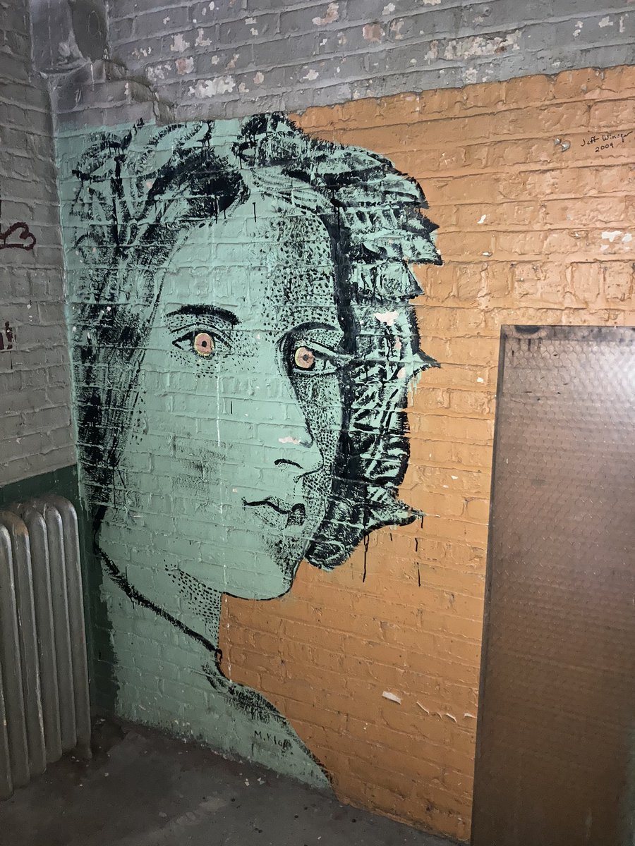 moldposting's tweet image. 