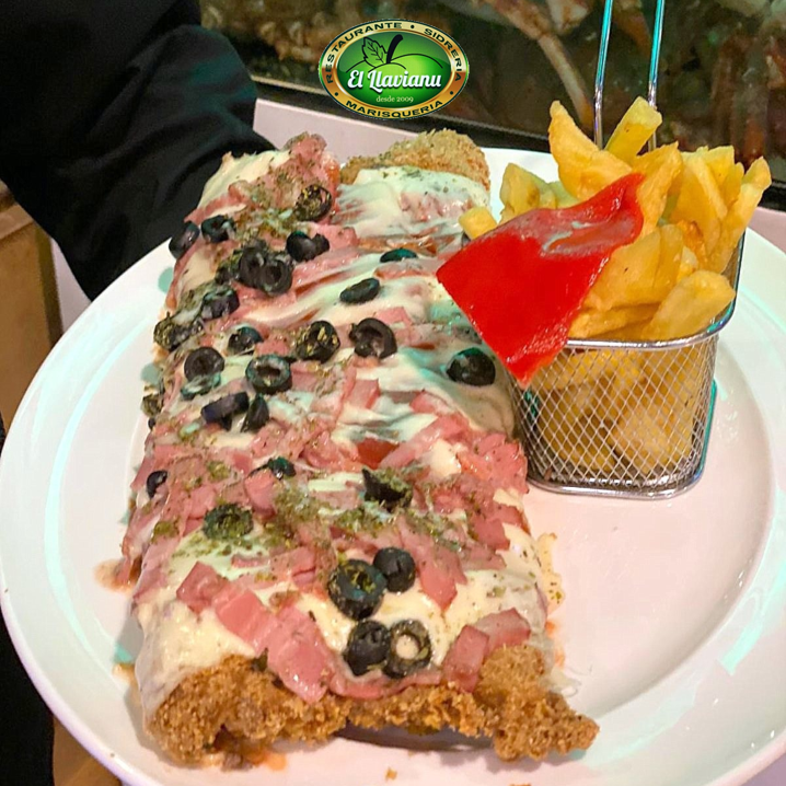 sidreriaelllavi's tweet photo. El Cachopo Archuleta @jarchmma (ternera relleno de jamón serrano, champiñones, queso manchego y gratinado con bacon y queso).
Reservas: ☎️984-49-21-13☎️
#Llavianu #Cachopos #Gijón #Asturias #LaMejorSidra #GranTerrazaPeatonal #CalidadYServicioDesde2009 https://t.co/iAbFKANjvz