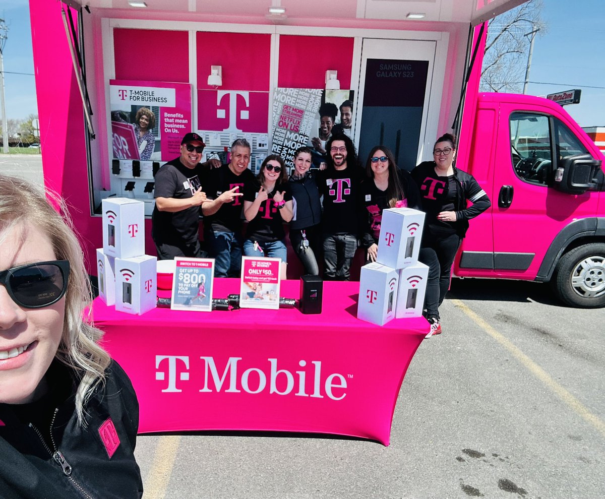 DenaPavlo's tweet photo. Beautiful MN weather = outdoor events! ☀️ The speed test challenge truck event in Austin MN today was a success! Jay from AP also joined the fun! (Peep Mavrick’s cool new custom @Nike shoes 👟) #SMRA @JohnLoughren @gnugent28 https://t.co/XQy7AmDfS5