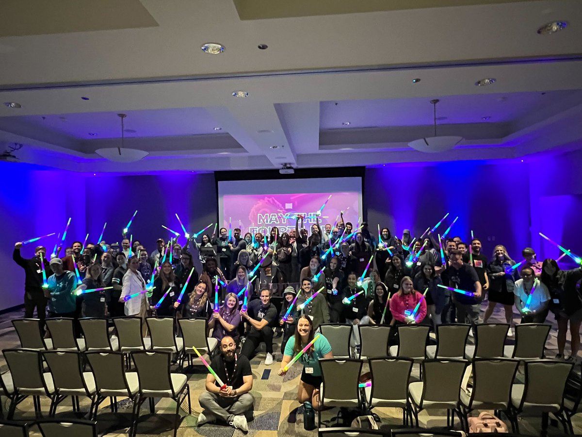 FTKaila's tweet photo. Corporate training? More like Jedi training! @izea #TeamIZEA π https://t.co/9NxjHhUFsj