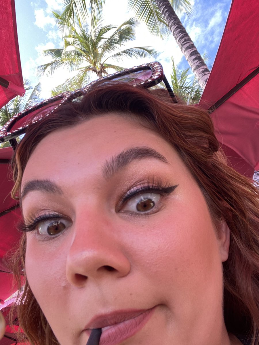 Dare on Twitter: "First photo @HeyItsCodeE second photo my reaction 👀 retweet if you wanna see