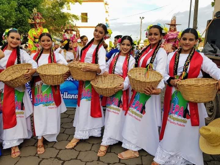"Aquí estamos...! 
Todos los días son 
para defender la Paz, 
todos los días son 
para trabajar por la Paz, 
y en Paz, por el Progreso de tod@s"

#UnidosEnVictorias 
#MayoVivaSandino