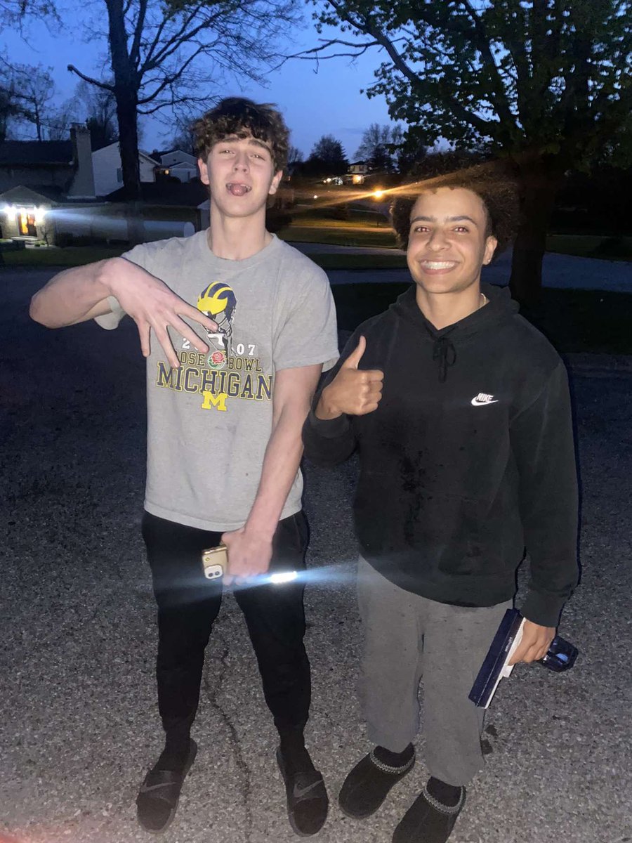 UrineTr0uble's tweet photo. @GBWaterWars2023 @soggyyystyleee  kill confirmed, don’t call it a comeback

(sam degain squirts on jeff 💦💦💦) https://t.co/VbYaGEHm4E