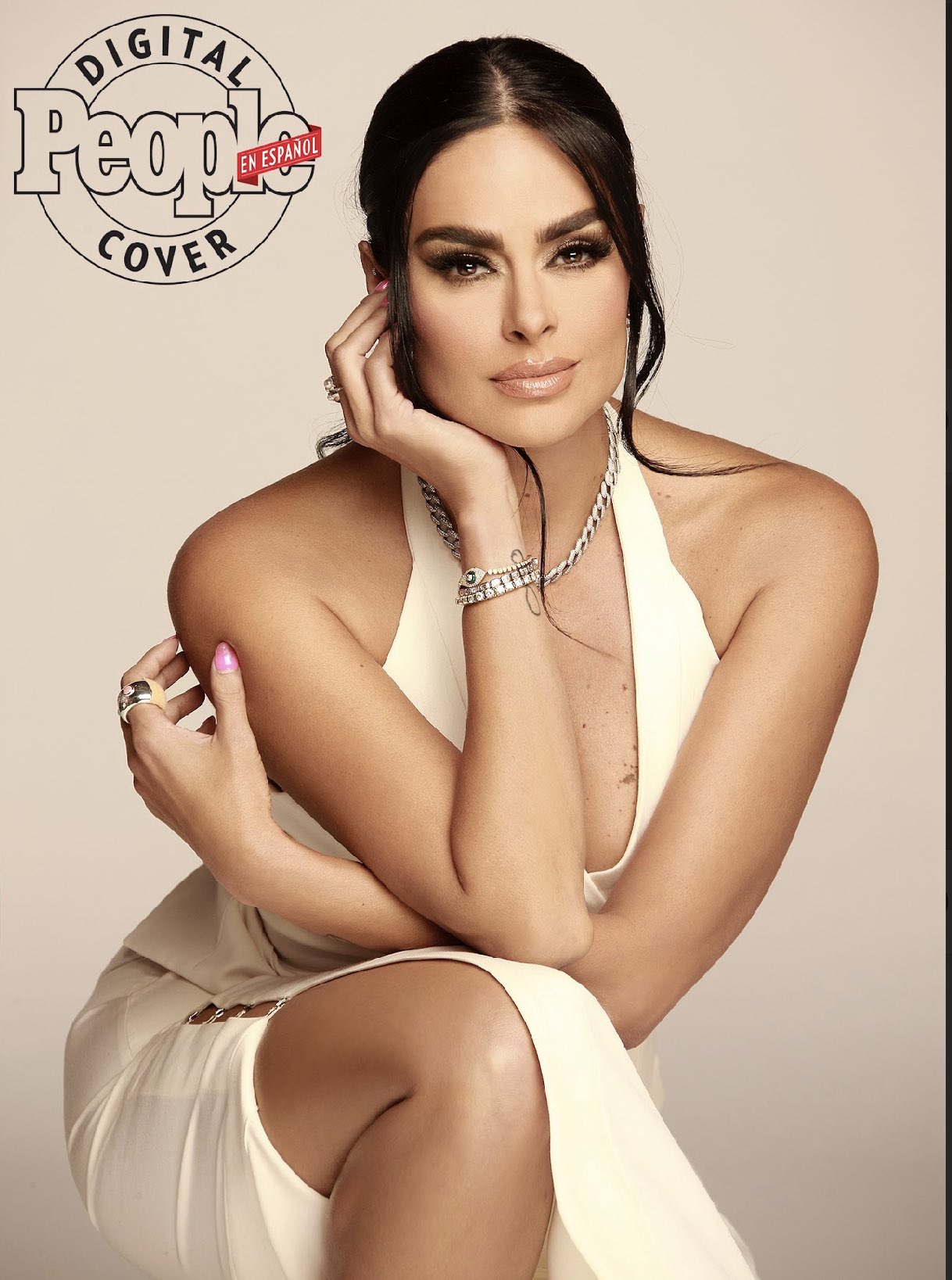 Galilea Montijo on X: Gracias @peopleenespanol  🫶🏻🫶🏻🫶🏻🫶🏻🫶🏻🫶🏻🫶🏻 t.copMJkWMwaac  X